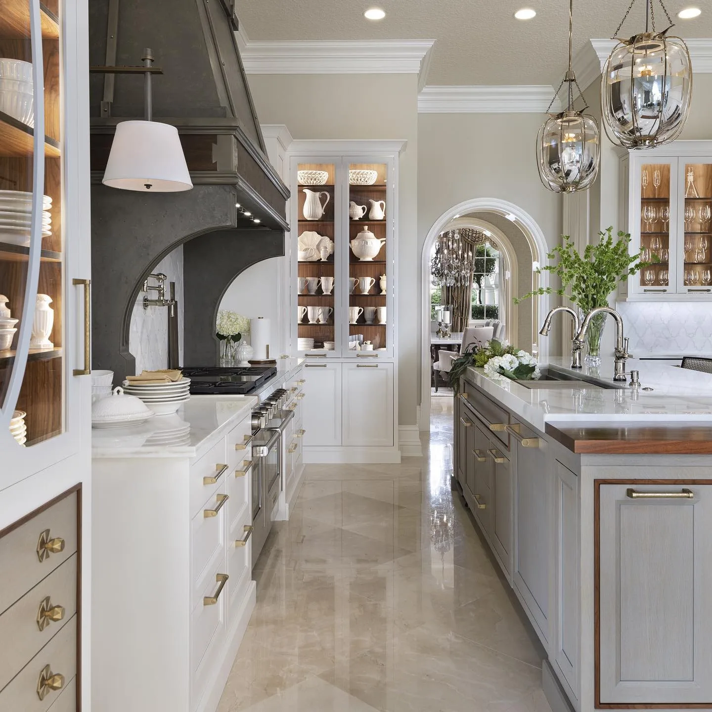 Das Holz Haus furniture and cabinetry