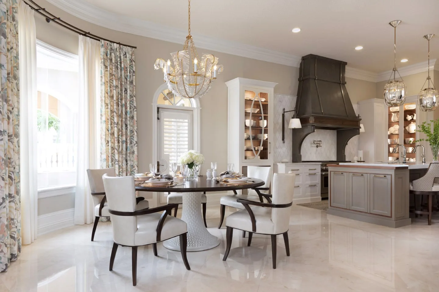 Das Holz Haus furniture and cabinetry